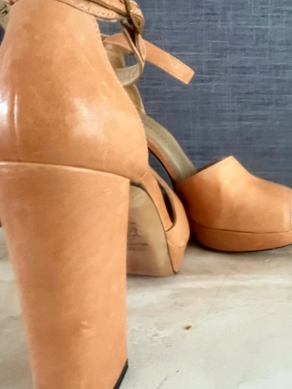 Stuart Weitzman Tan Leather Ankle Strap Platform Block Heel Sandals | Size 7.5